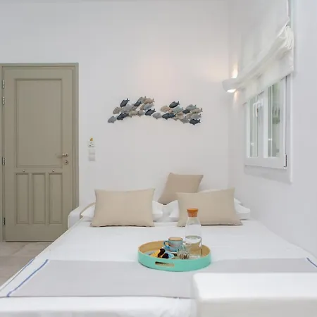 Cycladic Lifestyle Naxos Town Apartment *